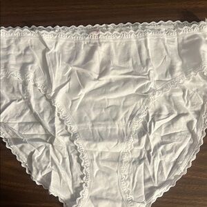 NWT Victoria’s Secret Elegant White Lace Trim Panty